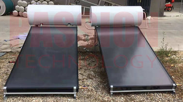 calentador de agua solar a presión de la placa plana 150L, el tanque externo de acero pintado blanco caliente solar del circuito de agua