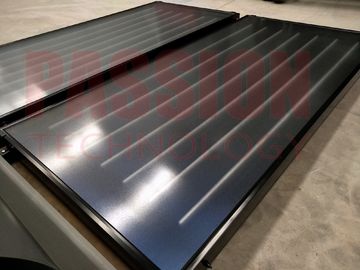 Calentador de agua solar del titanio de la placa plana del colector solar 300L de la pantalla plana azul del negro